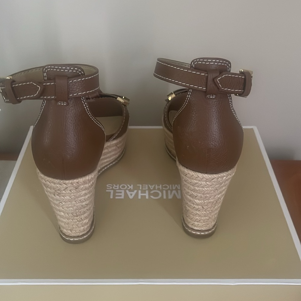 New Condition in box -Michael Kors Brown and Gold Wedge Sandals with Bow Detail - Picture 5 of 7